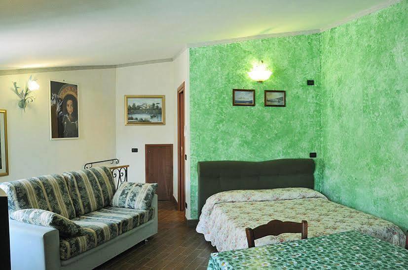 ריומאג'ורה Michela Rooms מראה חיצוני תמונה